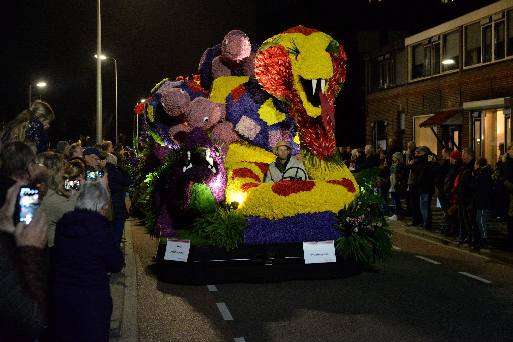 ../Images/Verlicht corso Noordwijkerhout 2019 056.jpg